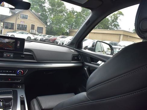 Used 2018 Audi SQ5 Prestige w/ Prestige Package image 28