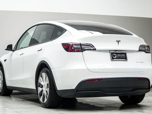 Used 2020 Tesla Model Y Long Range AWD/4WD image 10