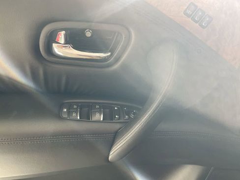 Used 2022 Nissan Armada SL w/ Captain's Chairs Package image 13