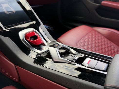 Used 2021 Lamborghini Huracan EVO image 21