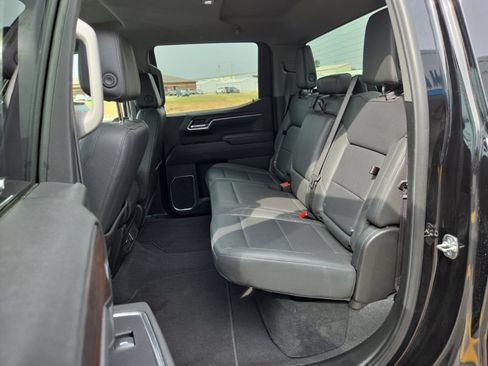 Used 2025 GMC Sierra 1500 SLT AWD/4WD image 8