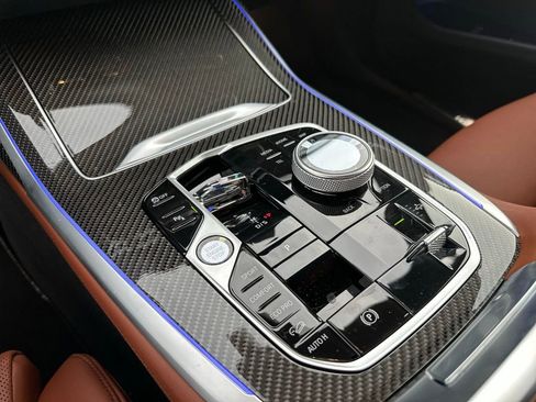 Certified 2025 BMW X7 M60i AWD/4WD image 31