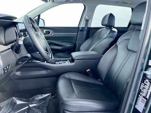 Certified 2023 Kia Sorento X-Line EX AWD/4WD image 12