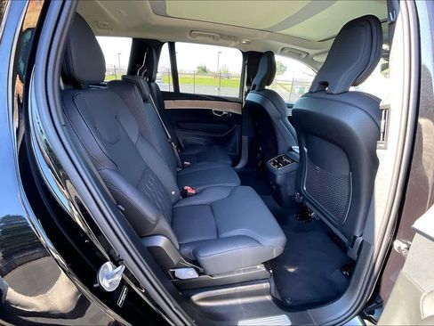Used 2025 Volvo XC90 B5 Core w/ Protection Package Premier image 30