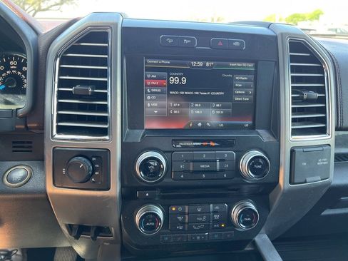 Used 2015 Ford F150 Platinum w/ Equipment Group 701A Luxury image 32