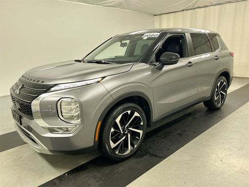 Used 2022 Mitsubishi Outlander SE image 5