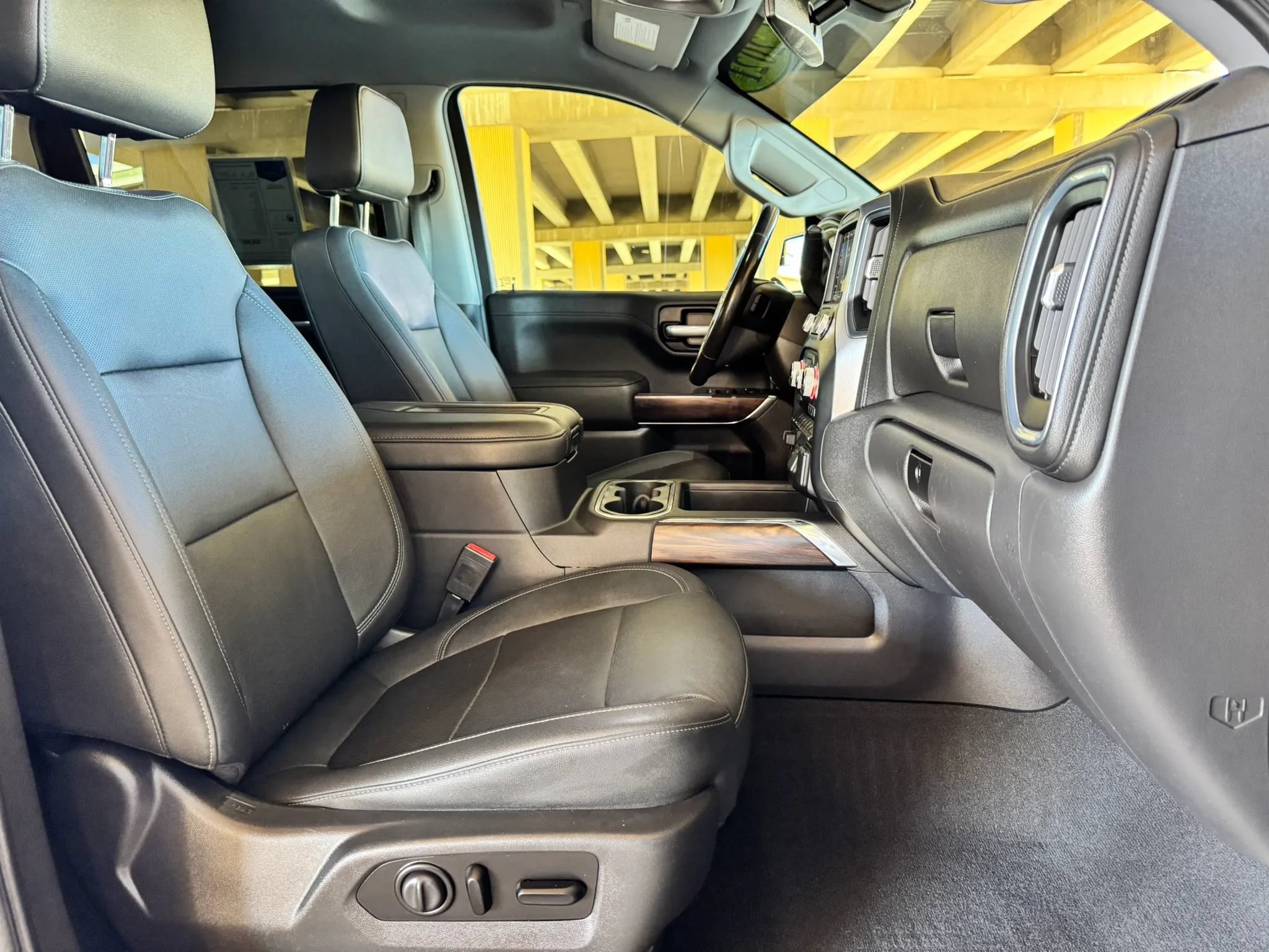 Used 2021 GMC Sierra 1500 SLT AWD/4WD image 30