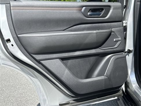 New 2025 Nissan Armada SL w/ Captain's Chari Seat Package image 17