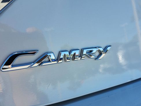 Used 2015 Toyota Camry XLE image 15