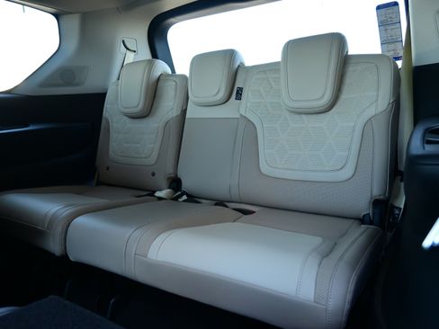 New 2026 Nissan Armada Platinum Reserve image 18