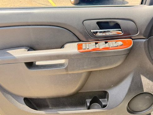 Used 2011 Chevrolet Avalanche LS w/ Regional Value Package RWD image 9