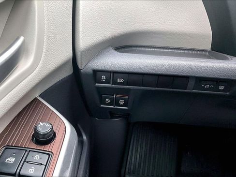Certified 2022 Toyota Sienna XLE image 15
