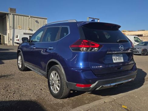 Used 2020 Nissan Rogue SV image 4