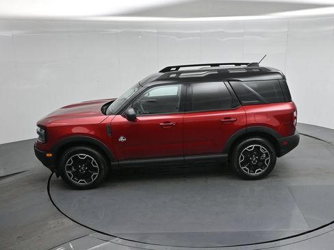 Certified 2025 Ford Bronco Sport Outer Banks w/ Outer Banks Tech Package+ AWD/4WD image 44