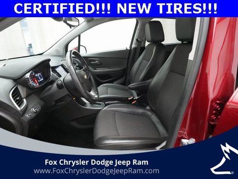 Used 2022 Chevrolet Trax LT w/ LT Convenience Package image 7