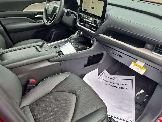 Certified 2026 Toyota Grand Highlander AWD Hybrid image 35