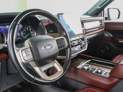 Used 2023 Ford Expedition Limited image 24
