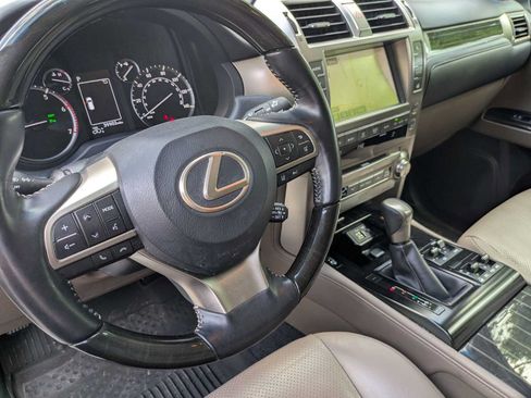 Used 2020 Lexus GX 460 Luxury w/ Accessory Package AWD/4WD image 8