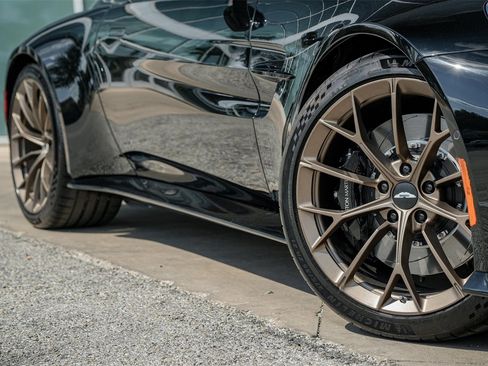 New 2025 Aston Martin V8 Vantage Coupe image 2