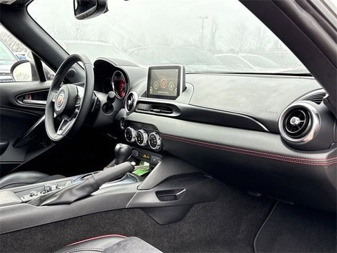 Used 2019 FIAT 124 Spider Abarth w/ Convenience Group image 15