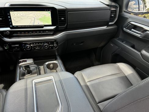 Used 2022 Chevrolet Silverado 1500 LTZ w/ LTZ Premium Package AWD/4WD image 20