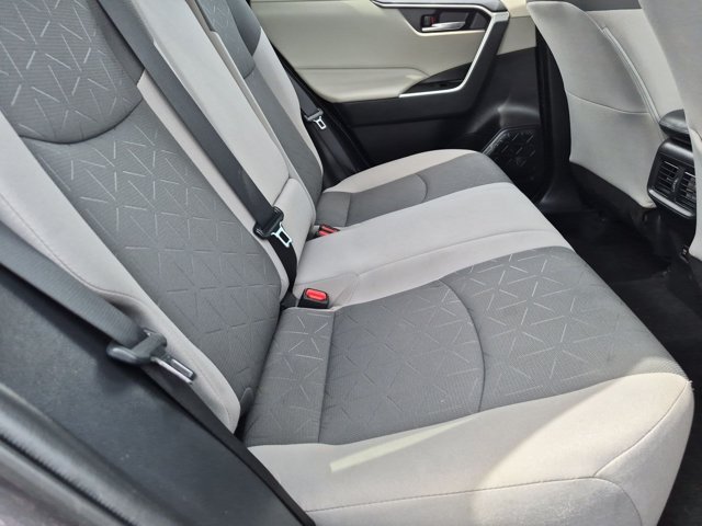 Used 2021 Toyota RAV4 XLE w/ Convenience Package FWD image 17