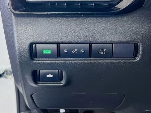 Used 2024 Nissan Sentra SV FWD image 10