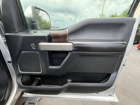 Used 2015 Ford F150 Platinum w/ Equipment Group 701A Luxury AWD/4WD image 22