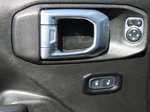 Used 2022 Jeep Wrangler Unlimited Sport AWD/4WD image 11