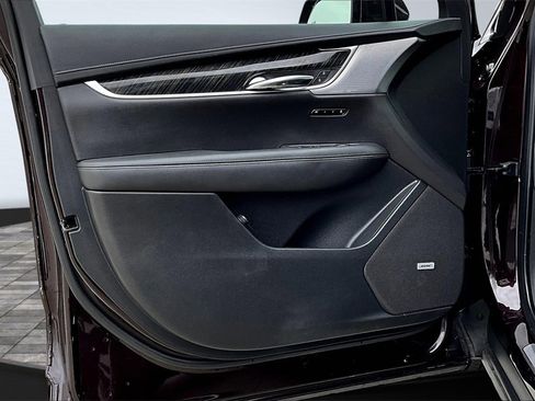 Used 2020 Cadillac XT6 Premium Luxury image 23