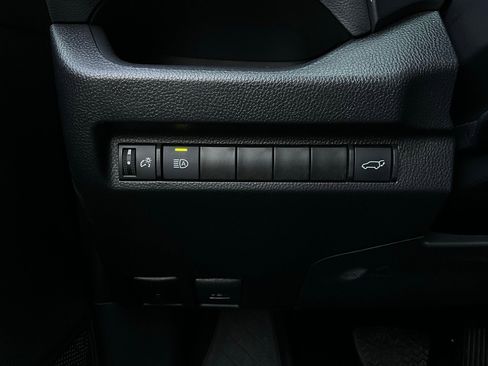 Used 2025 Toyota RAV4 XLE image 23