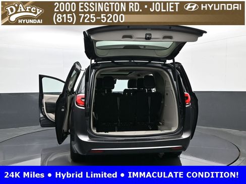 Used 2022 Chrysler Pacifica Limited image 33