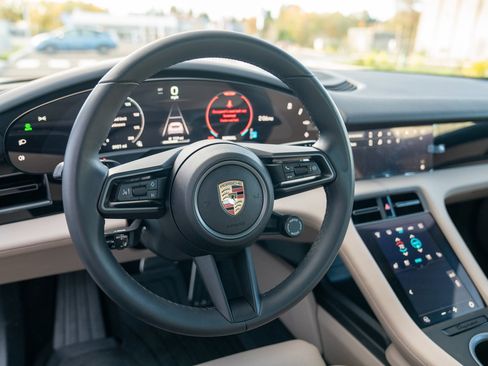 Used 2025 Porsche Taycan image 14