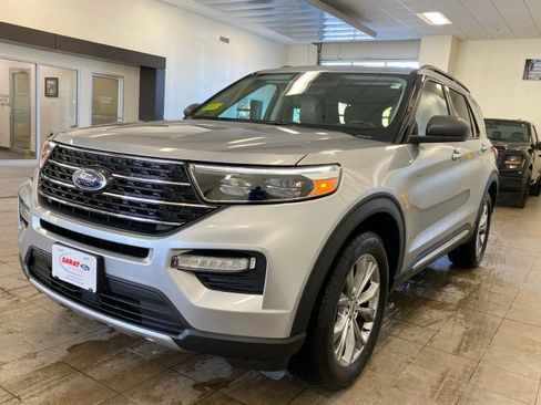 Certified 2022 Ford Explorer XLT w/ Equipment Group 202A image 4