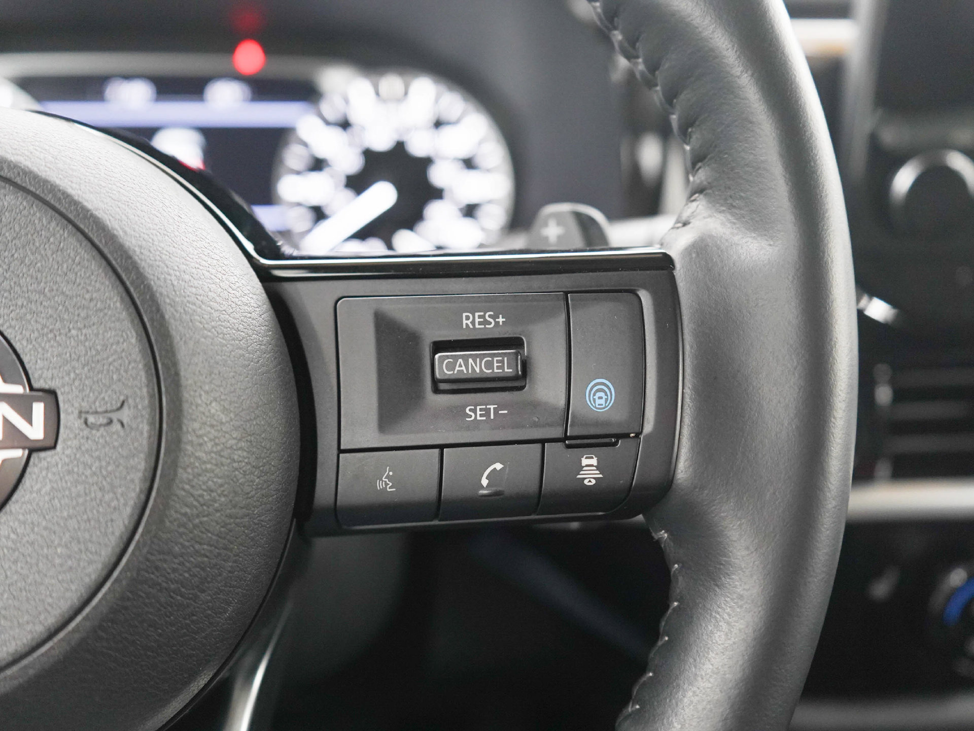 Used 2024 Nissan Pathfinder SL AWD/4WD image 24
