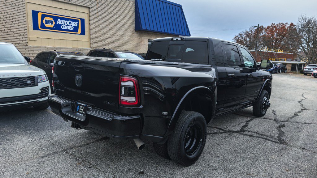 Used 2022 RAM 3500 Limited AWD/4WD image 10
