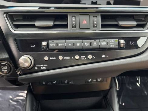 Used 2025 Lexus ES 350 w/ Premium Package FWD image 17