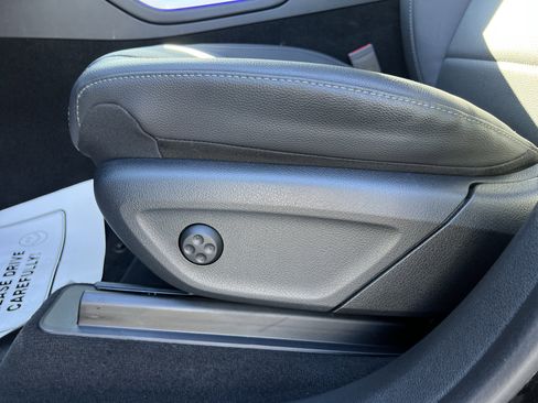 Certified 2025 Mercedes-Benz GLS 450 4MATIC image 12