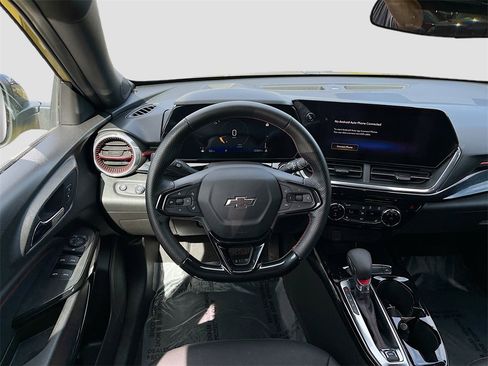 Used 2025 Chevrolet Trax RS w/ Driver Confidence Package image 22