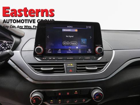 Used 2023 Nissan Altima 2.5 SR AWD/4WD image 12