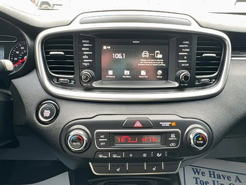 Used 2020 Kia Sorento S image 21