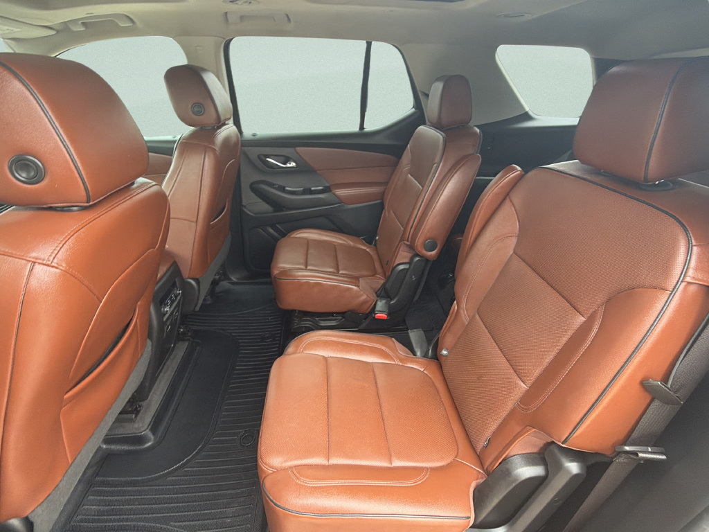 Used 2020 Chevrolet Traverse High Country w/ LPO, Cargo Package AWD/4WD image 17