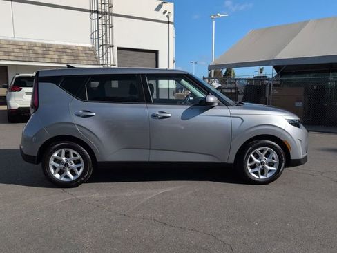 Certified 2025 Kia Soul S FWD image 2