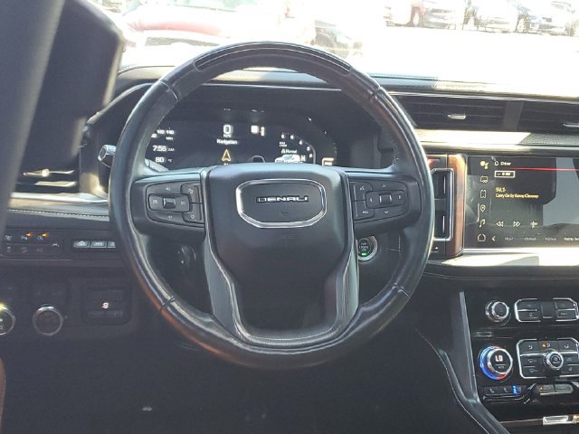 Used 2023 GMC Yukon XL Denali Ultimate AWD/4WD image 12
