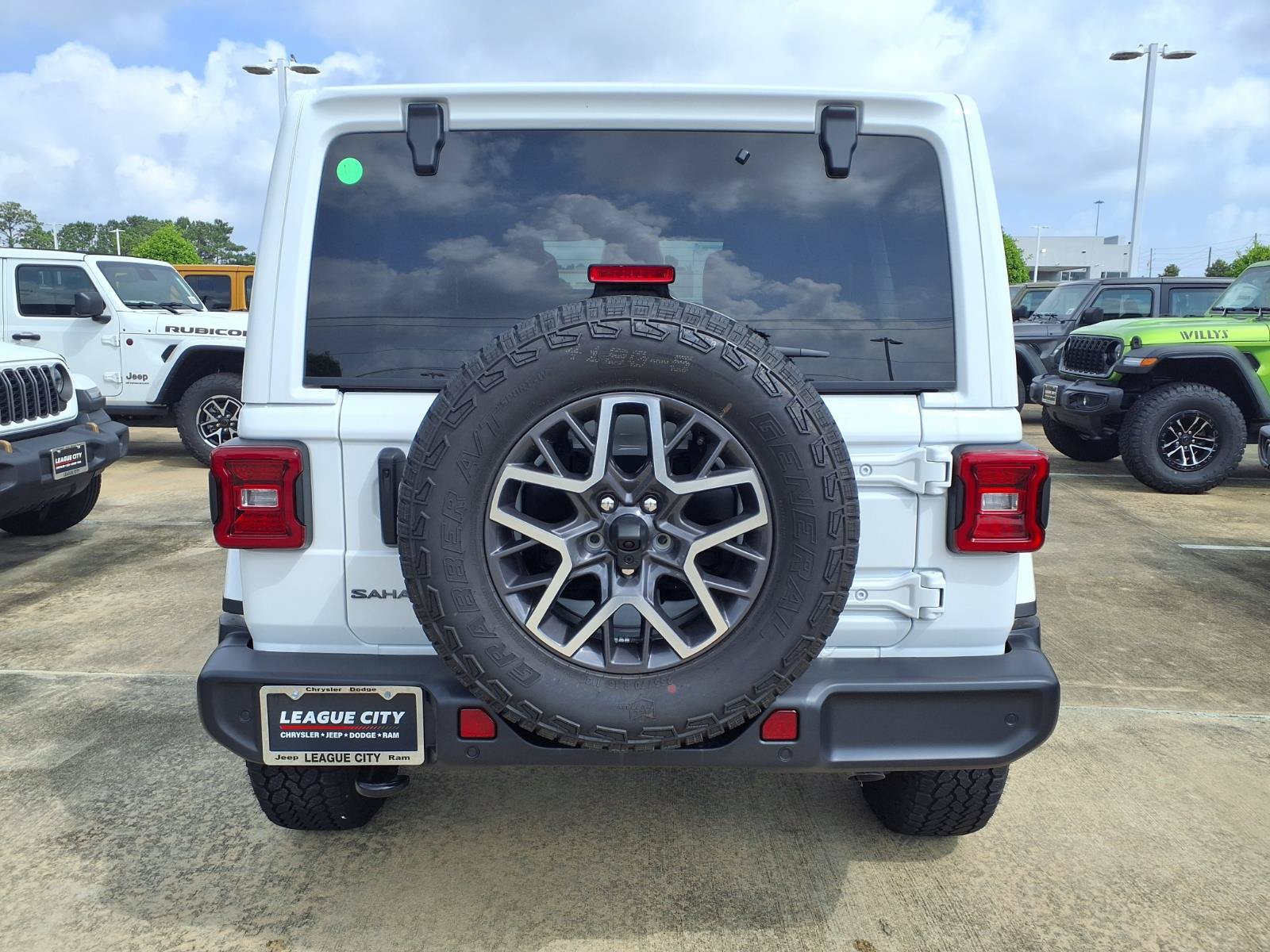 New 2026 Jeep Wrangler Unlimited Sahara AWD/4WD image 6