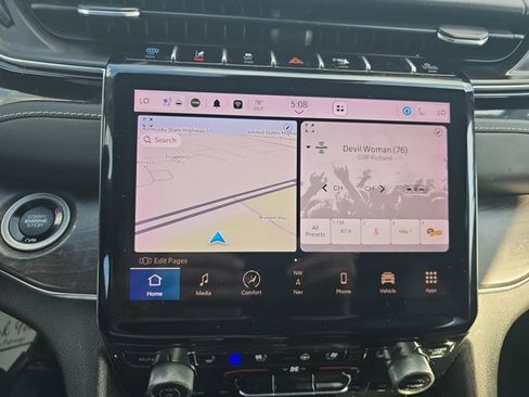 Used 2022 Jeep Grand Cherokee Overland w/ Luxury Tech Group IV image 39