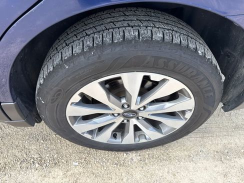 Used 2017 Subaru Outback 3.6R Touring AWD/4WD image 7