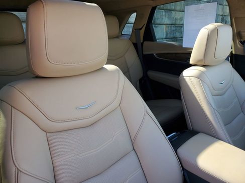 Used 2023 Cadillac XT5 Sportv w/ Platinum Package image 42
