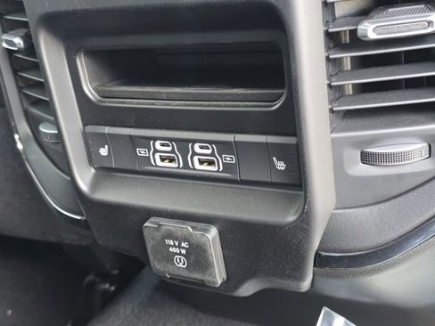 Used 2026 RAM 2500 Limited AWD/4WD image 39
