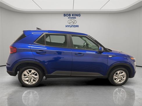 Used 2021 Hyundai Venue SE FWD image 6